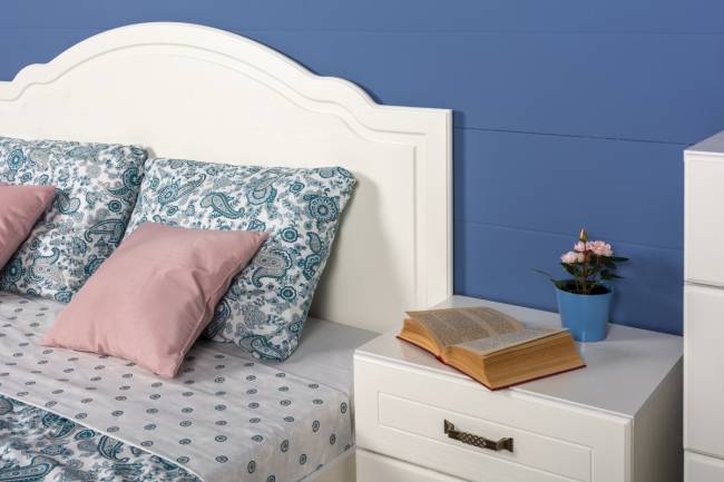 Кровать 1600 Ливерпуль с основанием и тумбой с полкой цвет ясень ваниль/белый