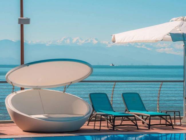 Шезлонг-лежак пластиковый Atlantico антрацит, голубой 1720-2040х700х350 мм Шезлонг-лежак пластиковый Atlantico антрацит, голубой 1720-2040х700х350 мм