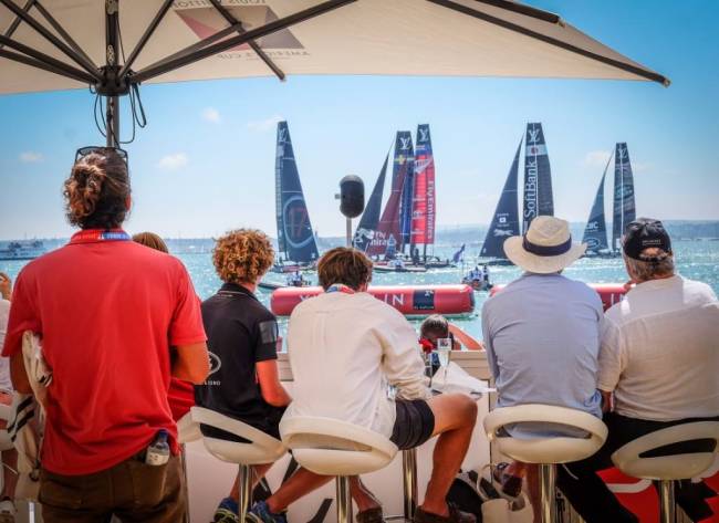 Зонт профессиональный телескопический 3х4 м Leonardo Telescopic антрацит, слоновая кость 3000х4000 мм Зонт профессиональный телескопический 3х4 м Leonardo Telescopic антрацит, слоновая кость 3000х4000 мм