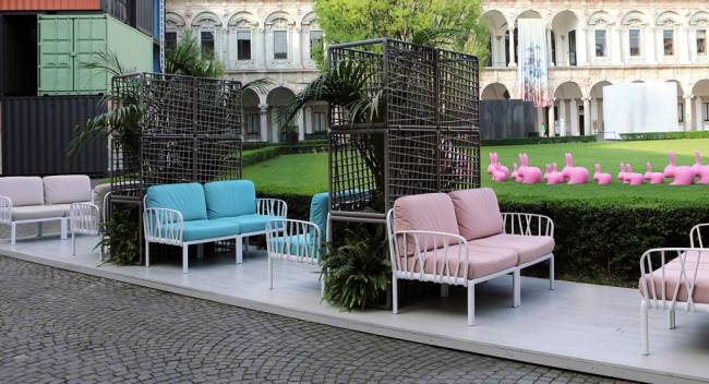 Диван пластиковый с подушками Komodo 2 белый, розовый 1440х780х880 мм